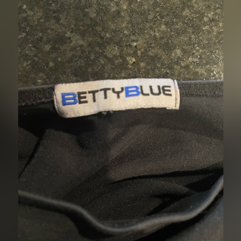 Betty Blue One Shoulder Black Shirt, Size XS - Picture 5 of 6